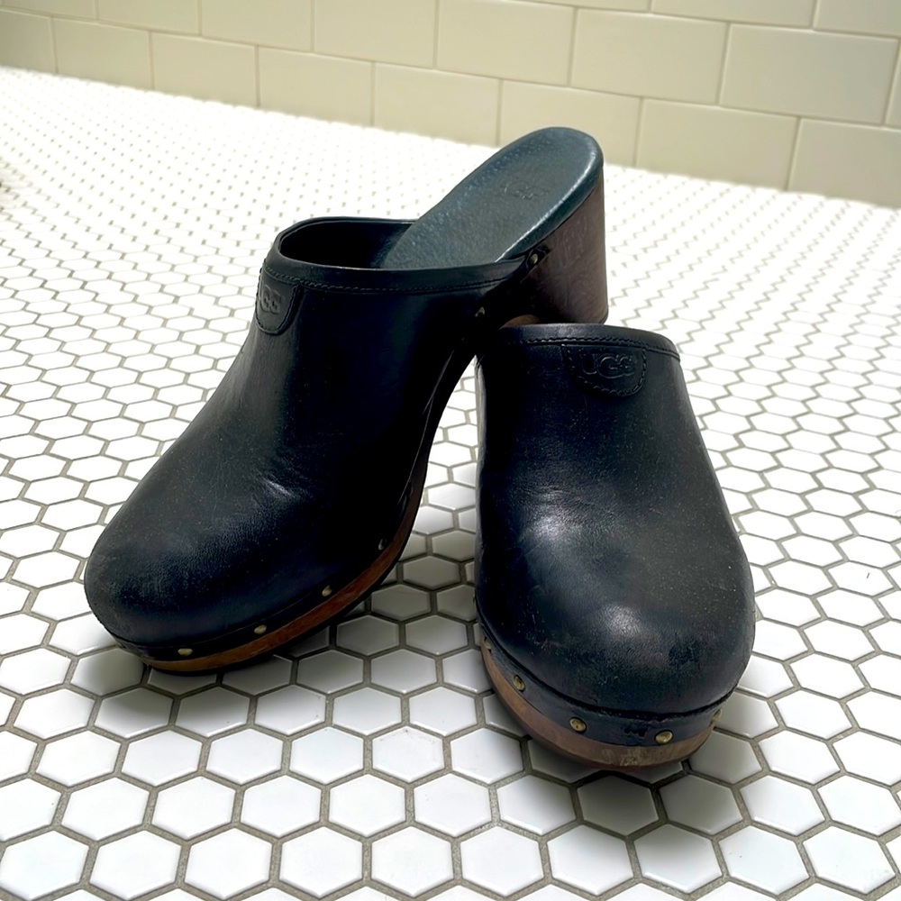 UGH shearling lined Clogs.